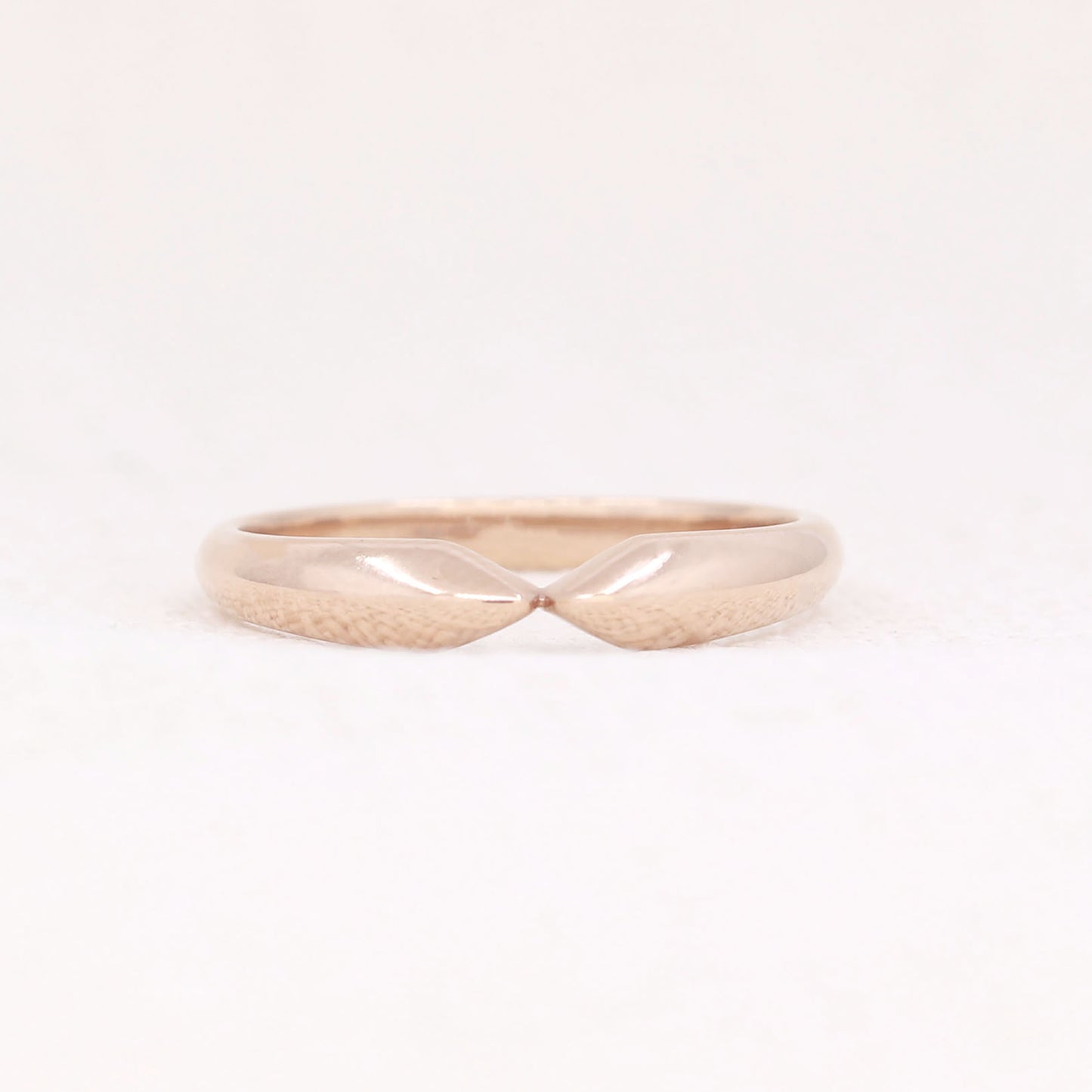 14K POINTED BAND