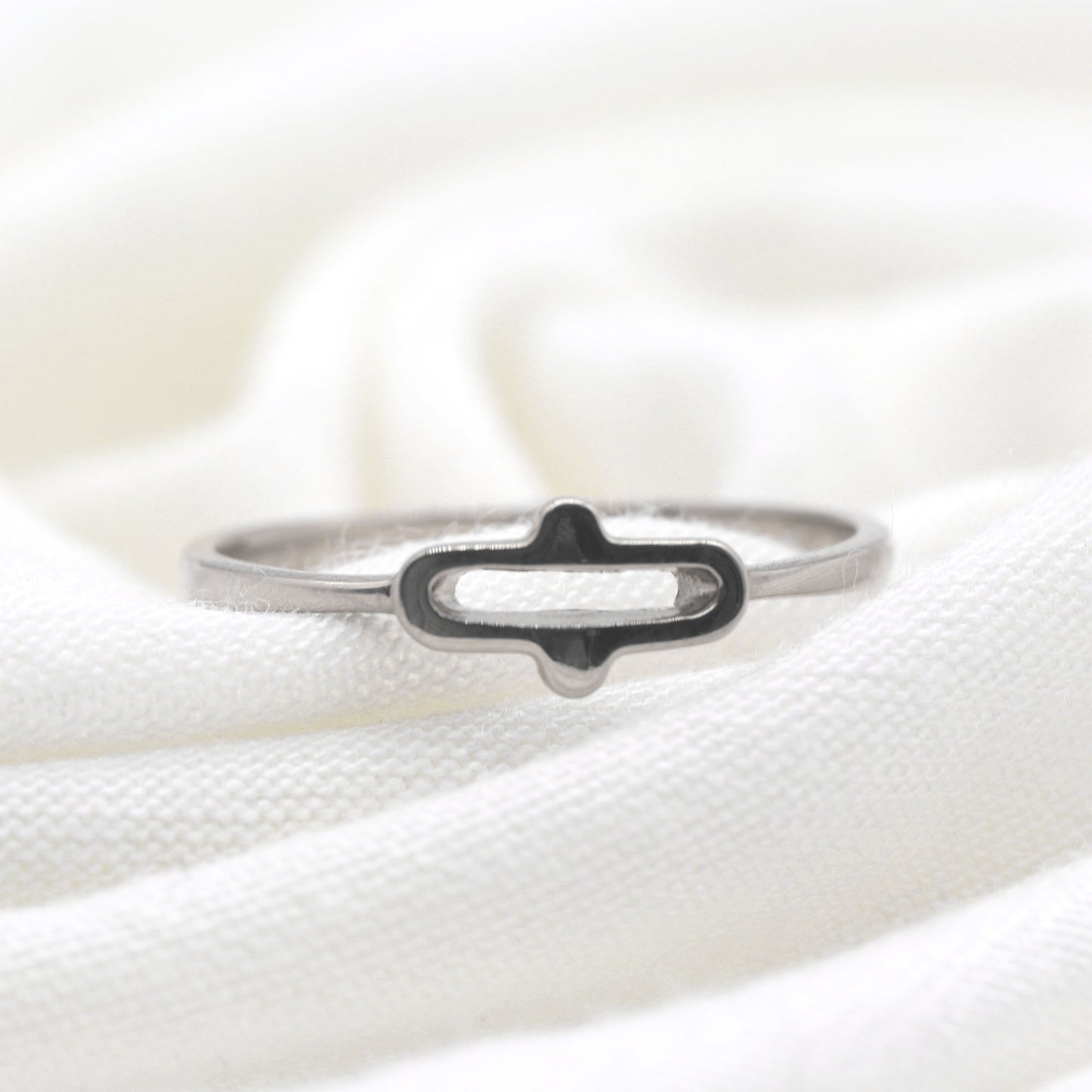 14K OVAL SHAPE UNIQUE BAND