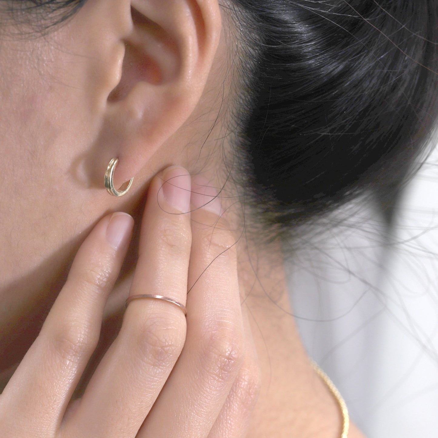 14K VERTICAL OPEN BACK HOOP EARRING