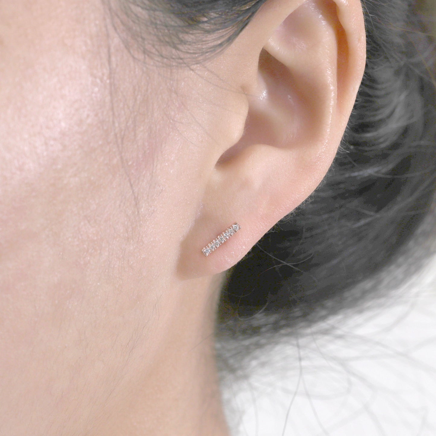 14K DIAMOND BAR EARRING