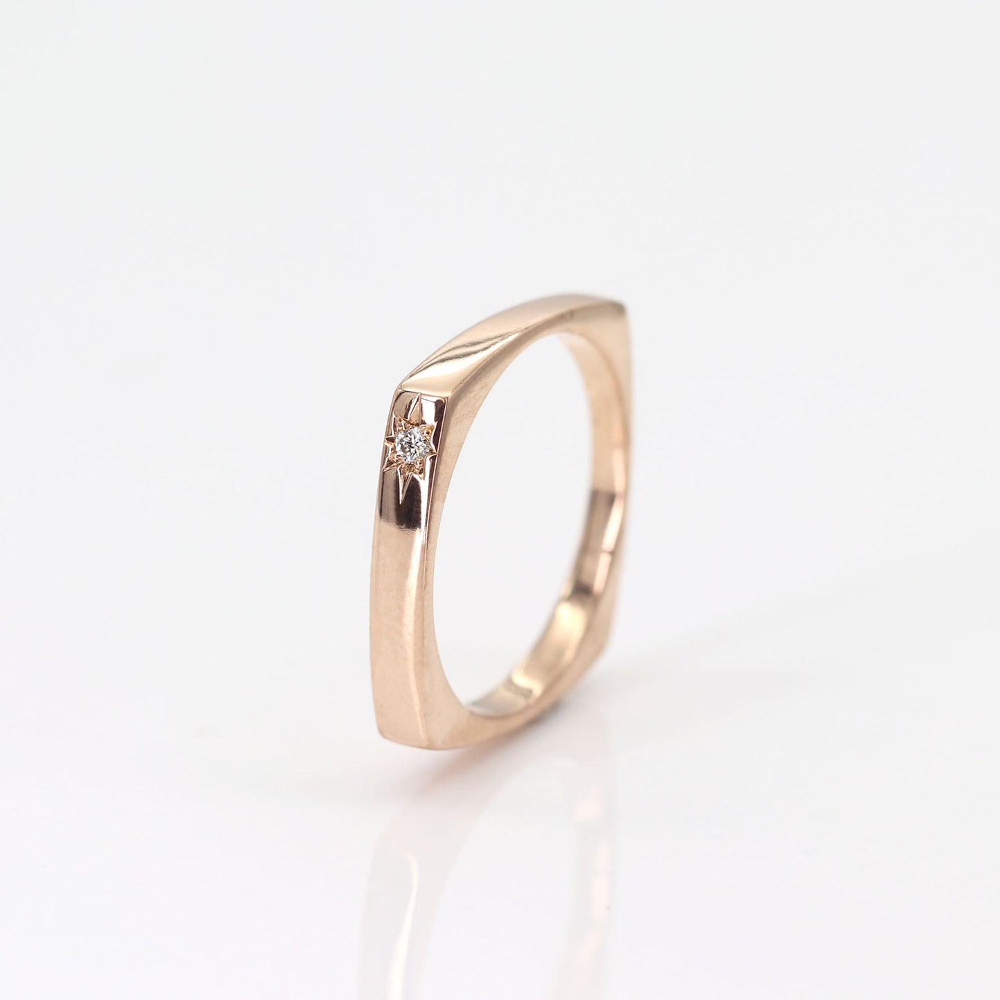 14K FLAME DIAMOND SQUARE BAND