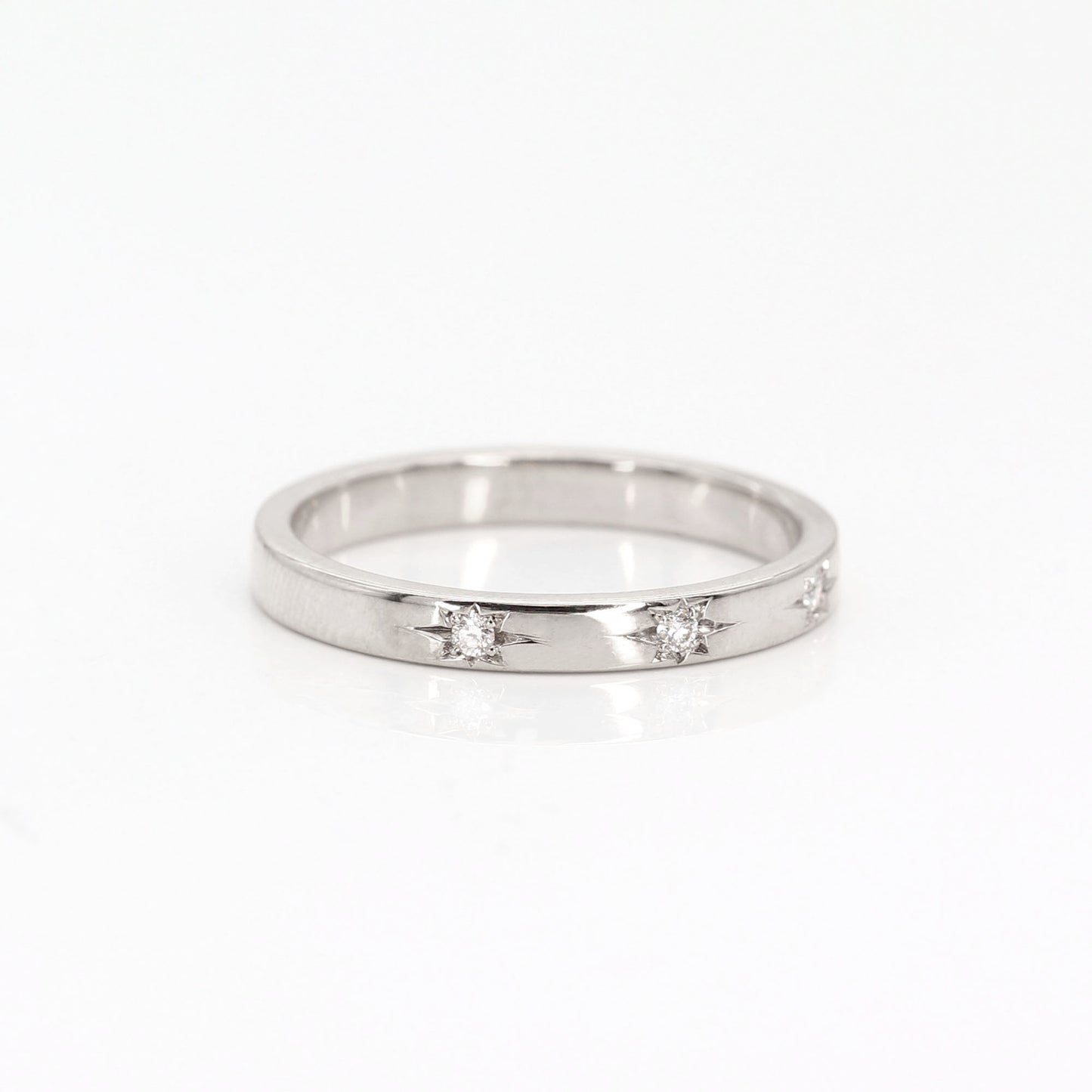 14K 3 FLAME DIAMOND 2.5MM BAND