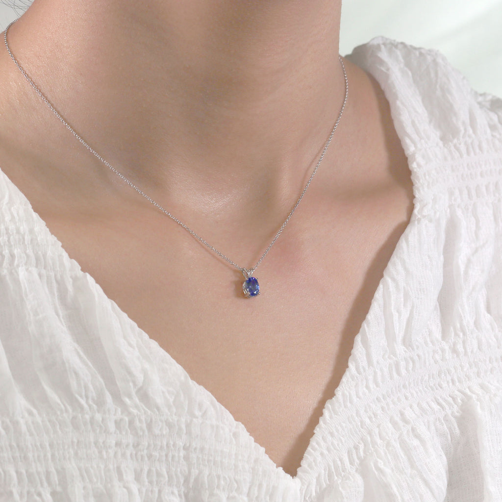 14K OVAL TANZANITE SOLITAIRE NECKLACE