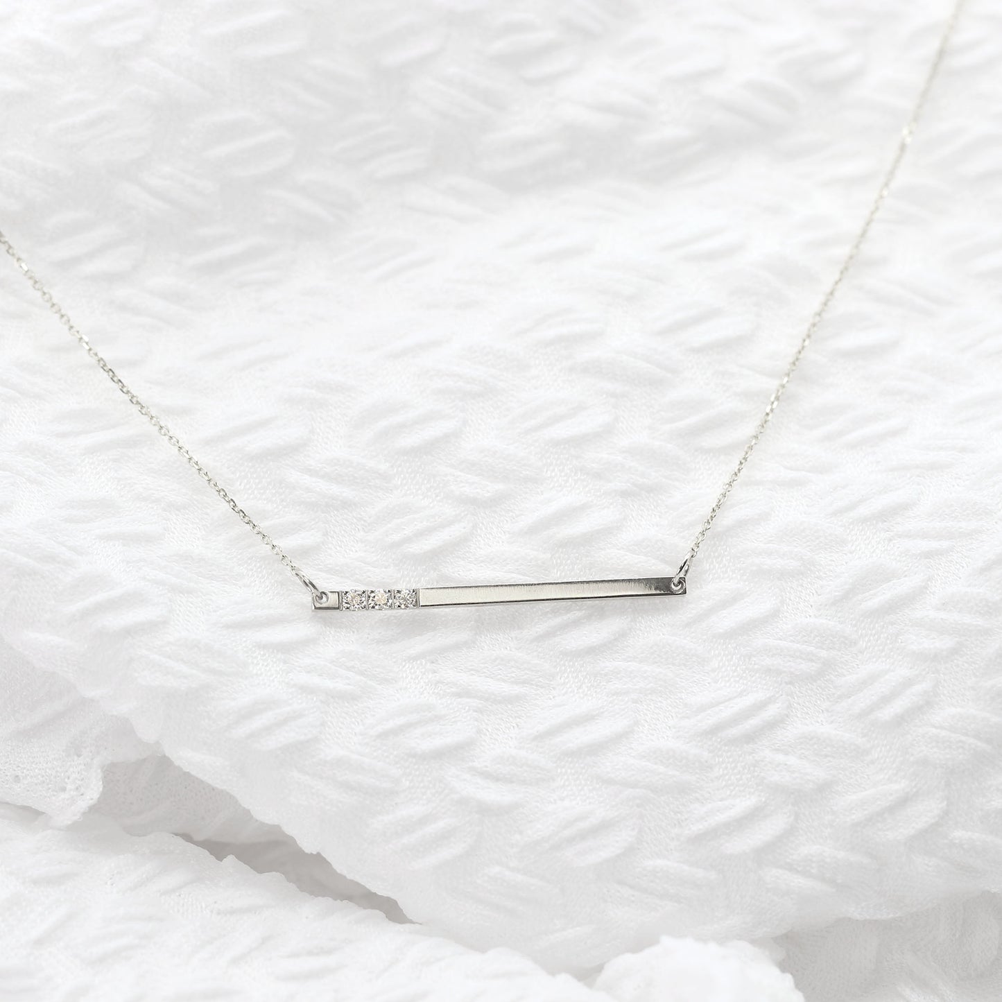 14K 3 DIAMOND BAR NECKLACE