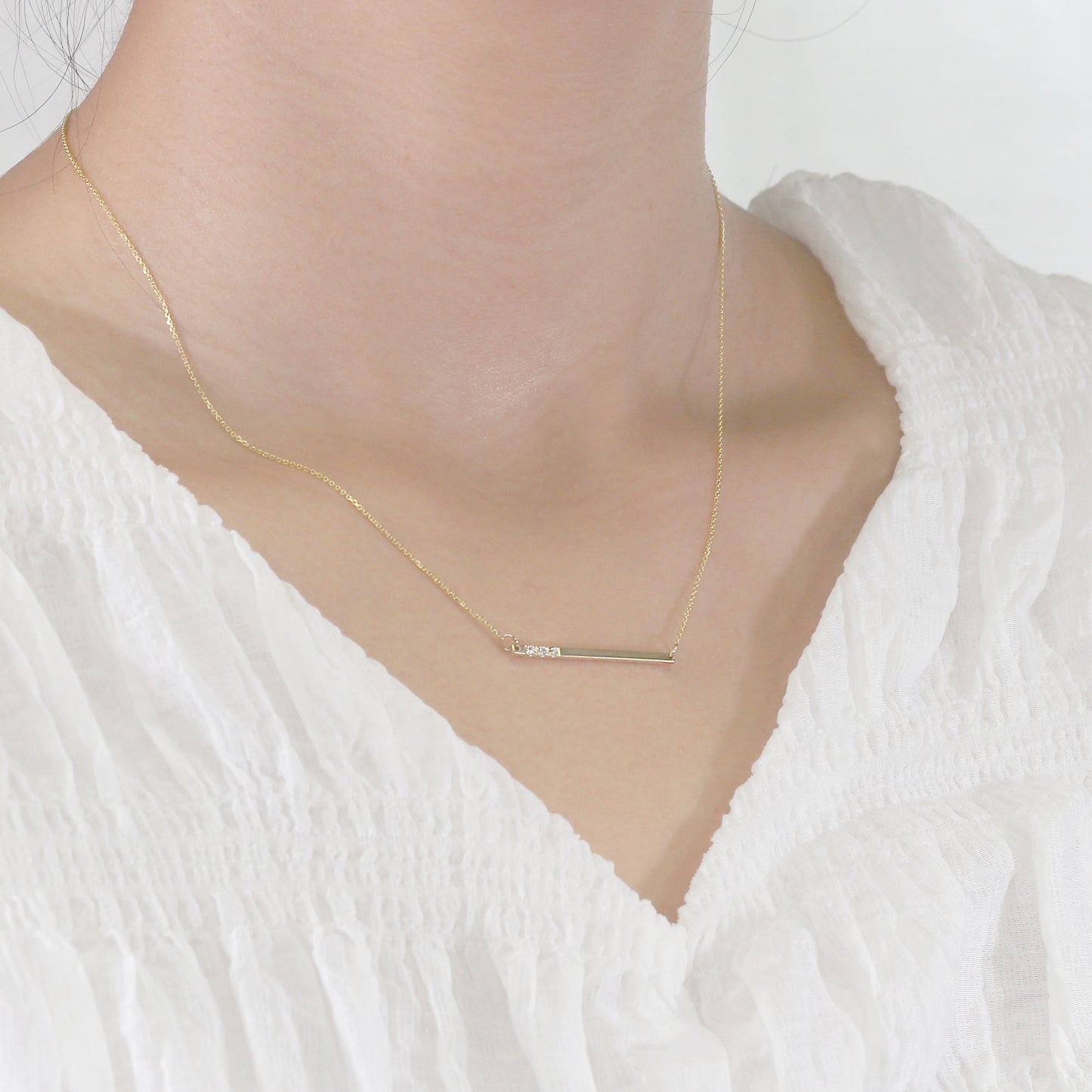 14K 3 DIAMOND BAR NECKLACE