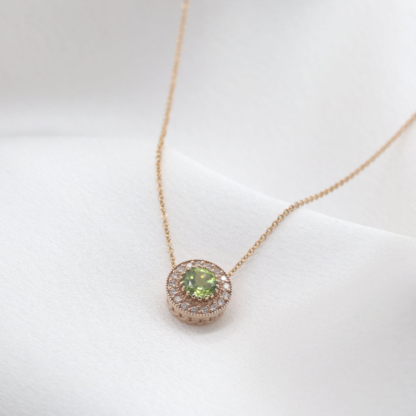 14K PERIDOT DIAMOND HALO VINTAGE NECKLACE