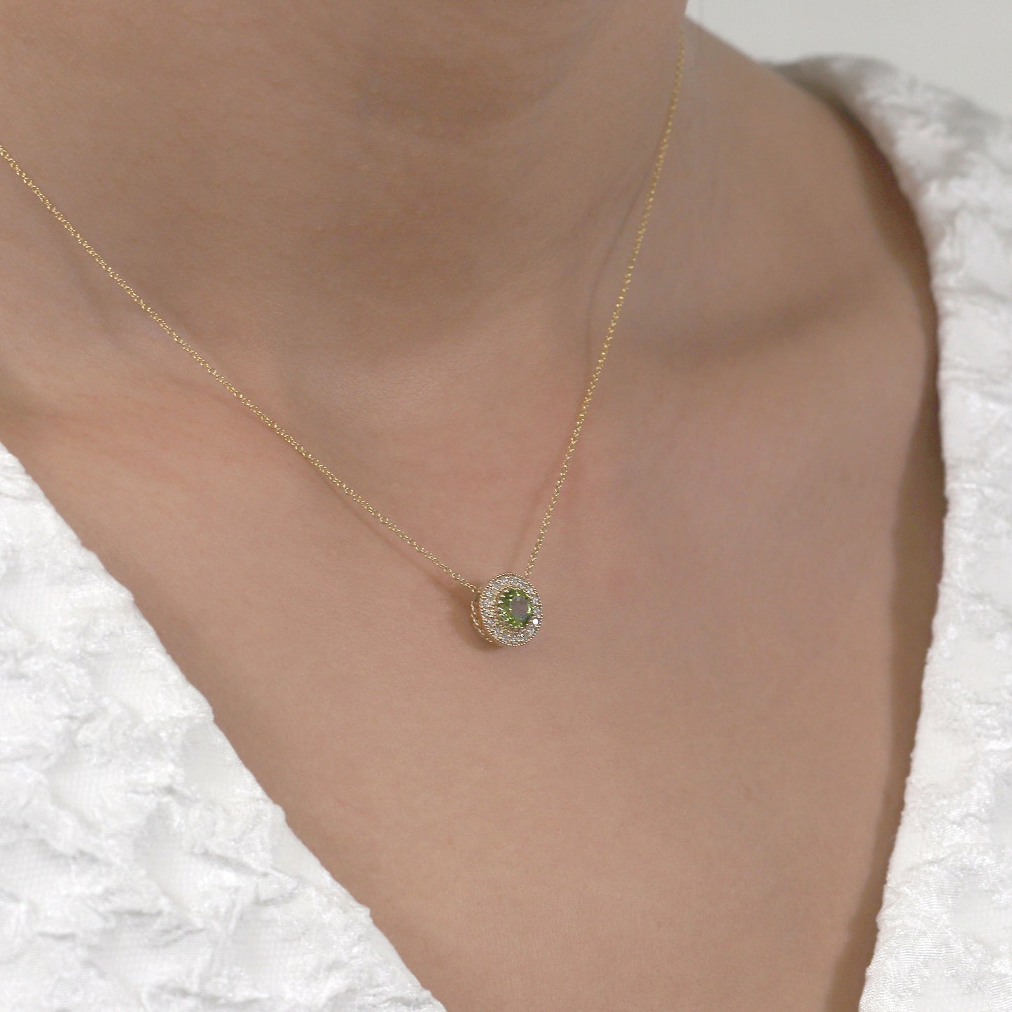 14K PERIDOT DIAMOND HALO VINTAGE NECKLACE