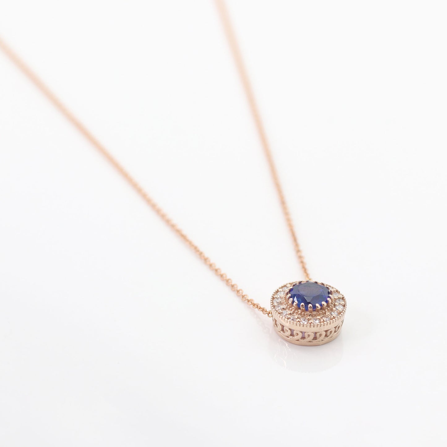 14K TANZANITE DIAMOND HALO VINTAGE NECKLACE