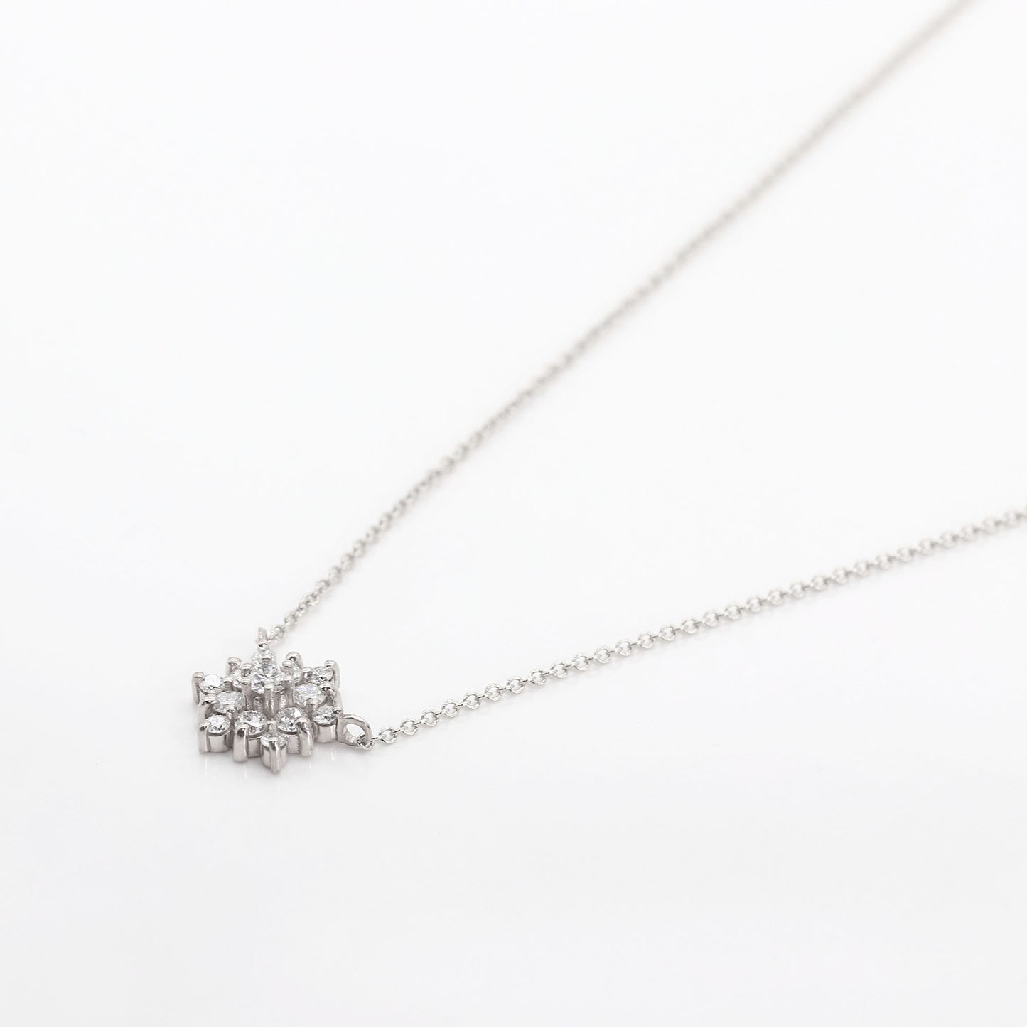 14K 0.38CT DIAMOND SNOWFLAKE NECKLACE