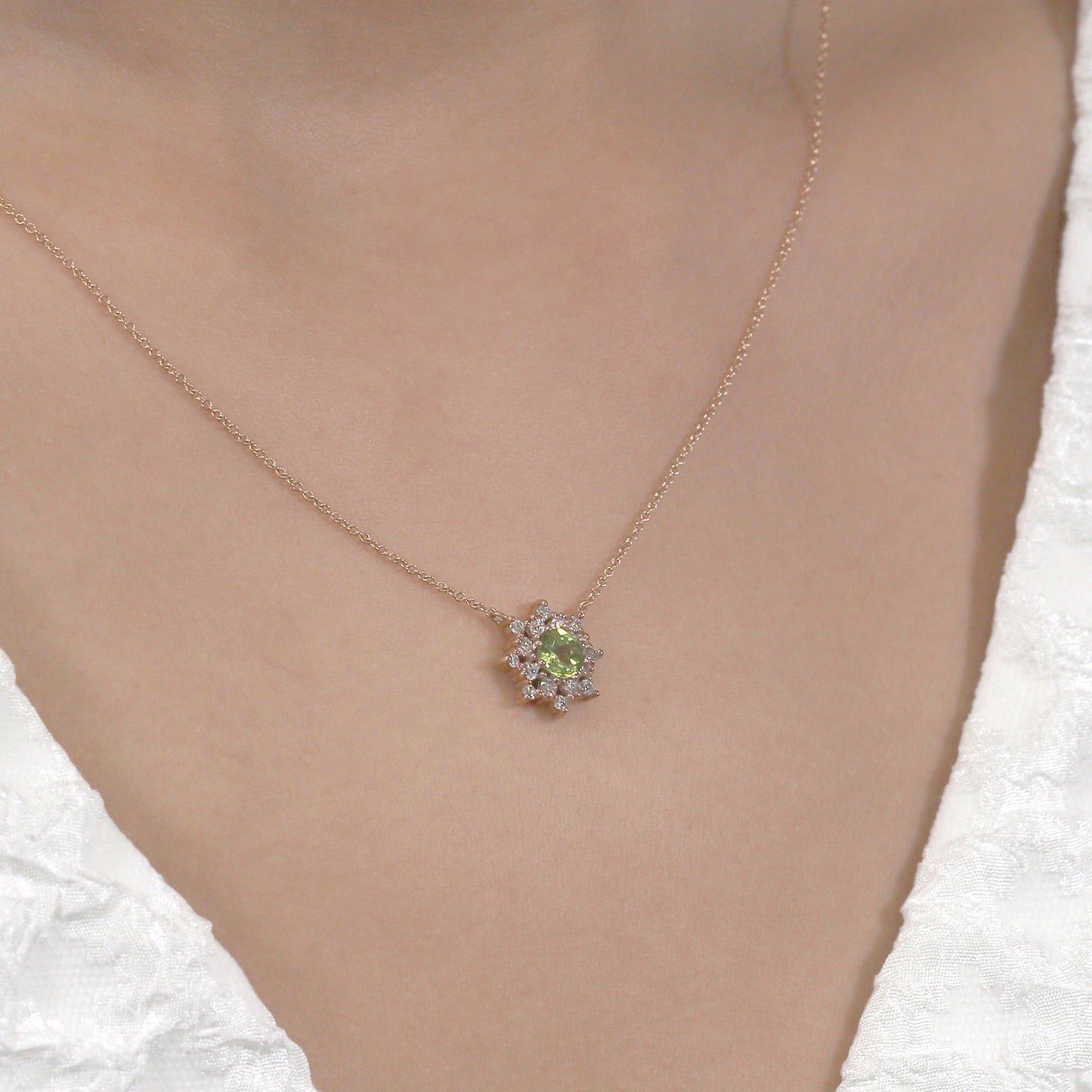 14K PERIDOT DIAMOND FLOWER NECKLACE