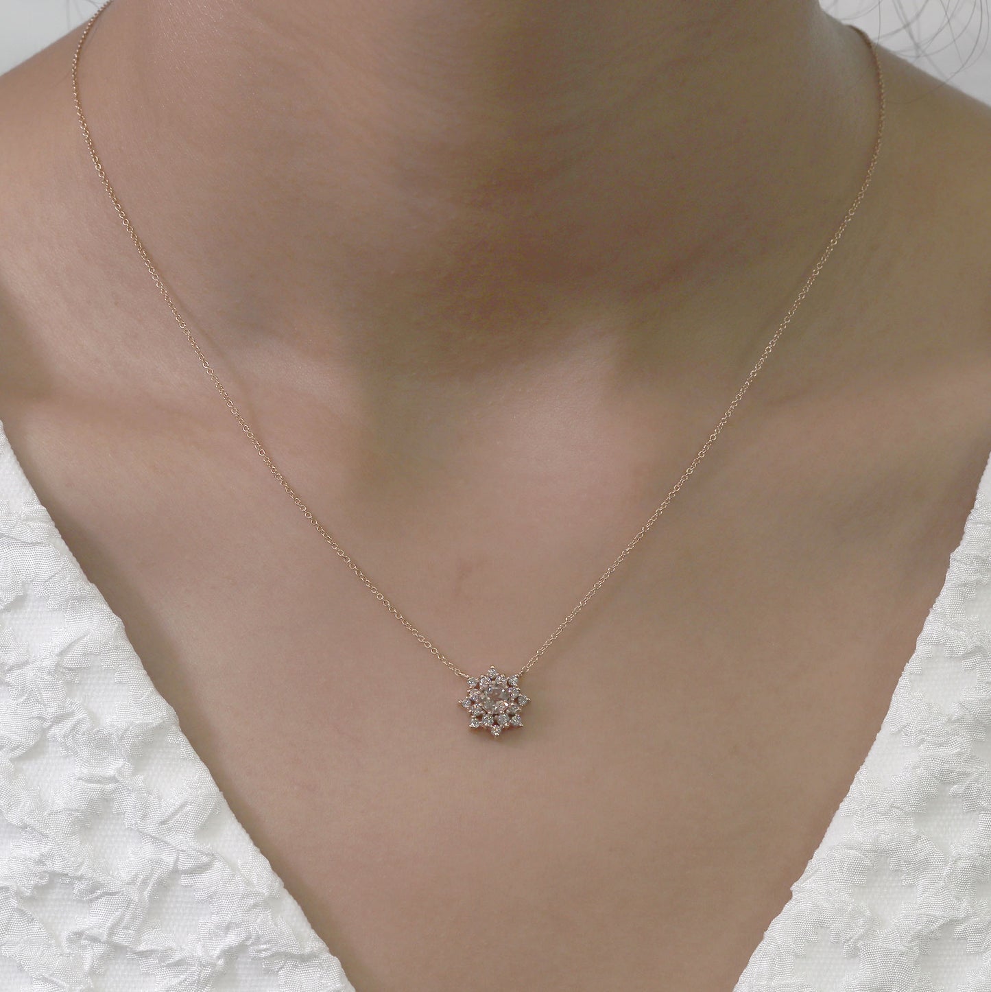 14K MORGANITE DIAMOND FLOWER NECKLACE