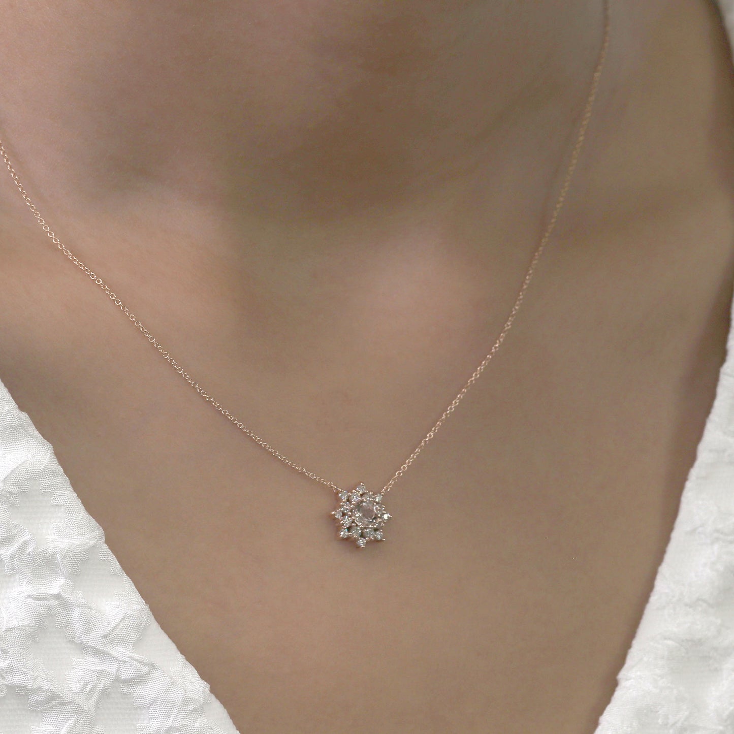 14K MORGANITE DIAMOND FLOWER NECKLACE