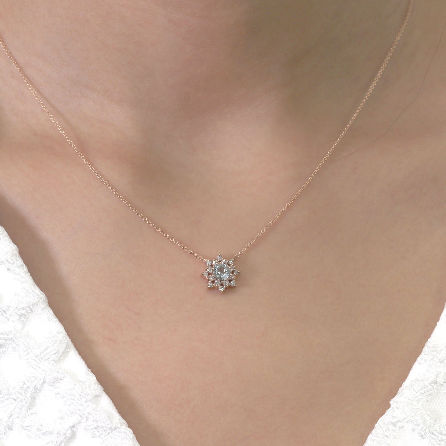 14K AQUAMARINE DIAMOND FLOWER NECKLACE