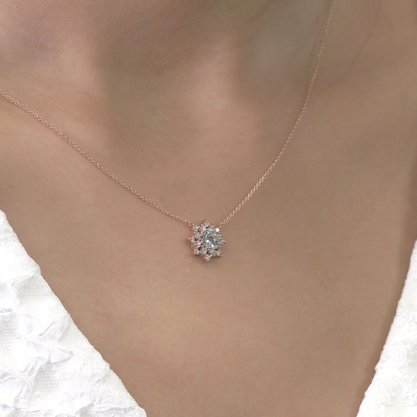 14K AQUAMARINE DIAMOND FLOWER NECKLACE