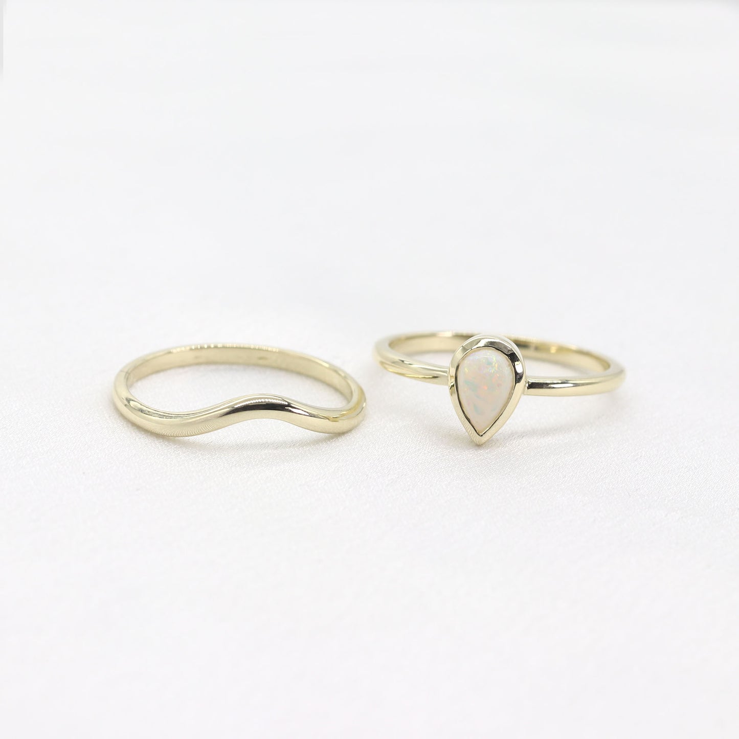 14K PEAR OPAL BEZEL RING PLAIN CURVE BAND 2 RING SET