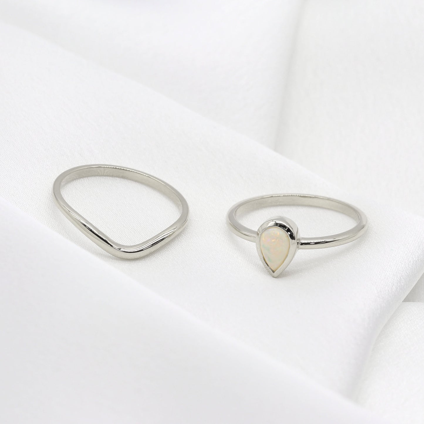 14K PEAR OPAL BEZEL RING PLAIN CURVE BAND 2 RING SET