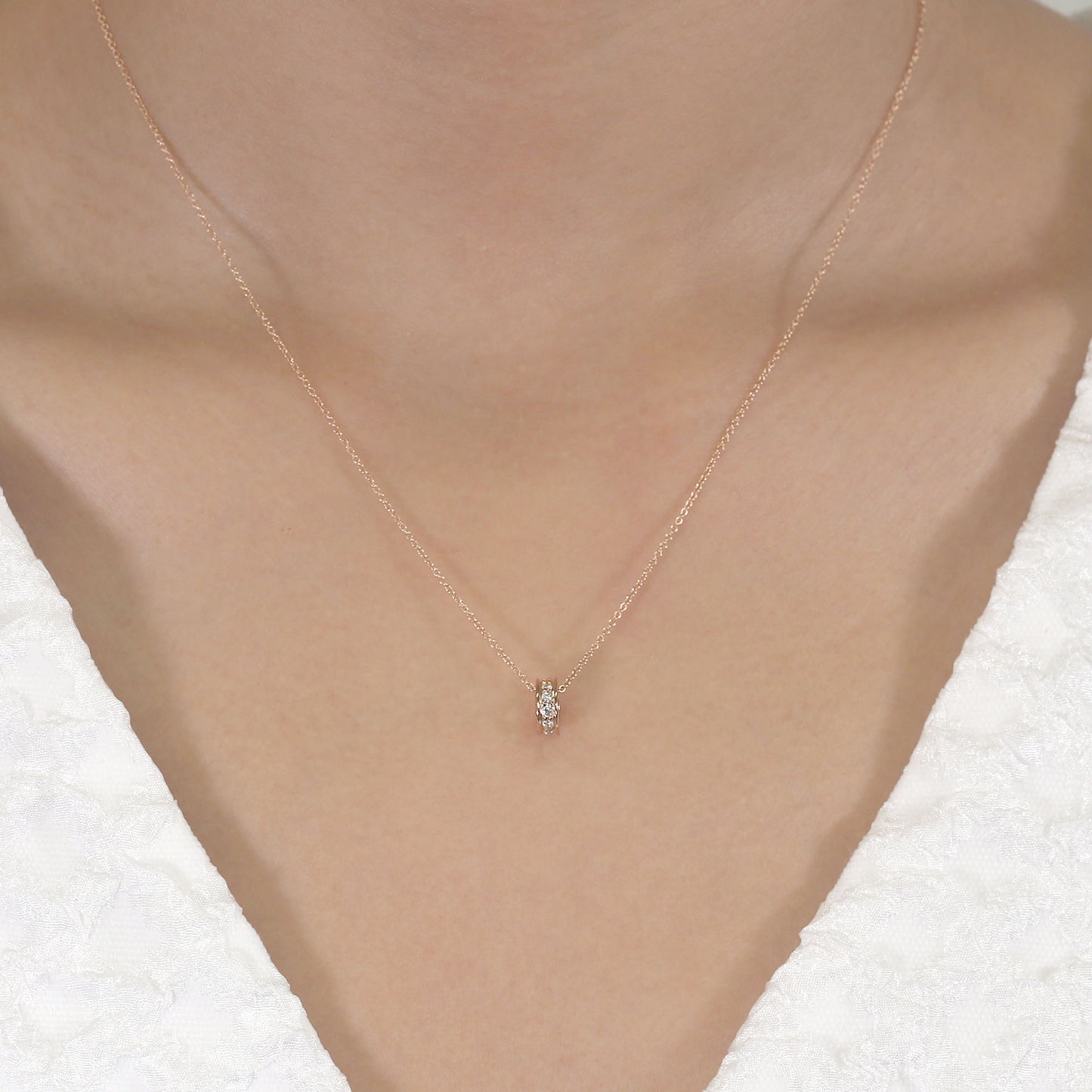 14K DIAMOND DONUT NECKLACE