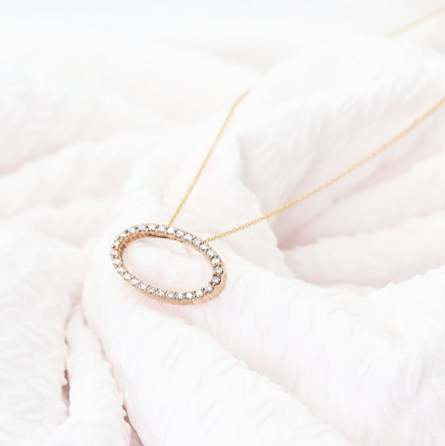 14K DIAMOND OVAL CIRCLE NECKLACE