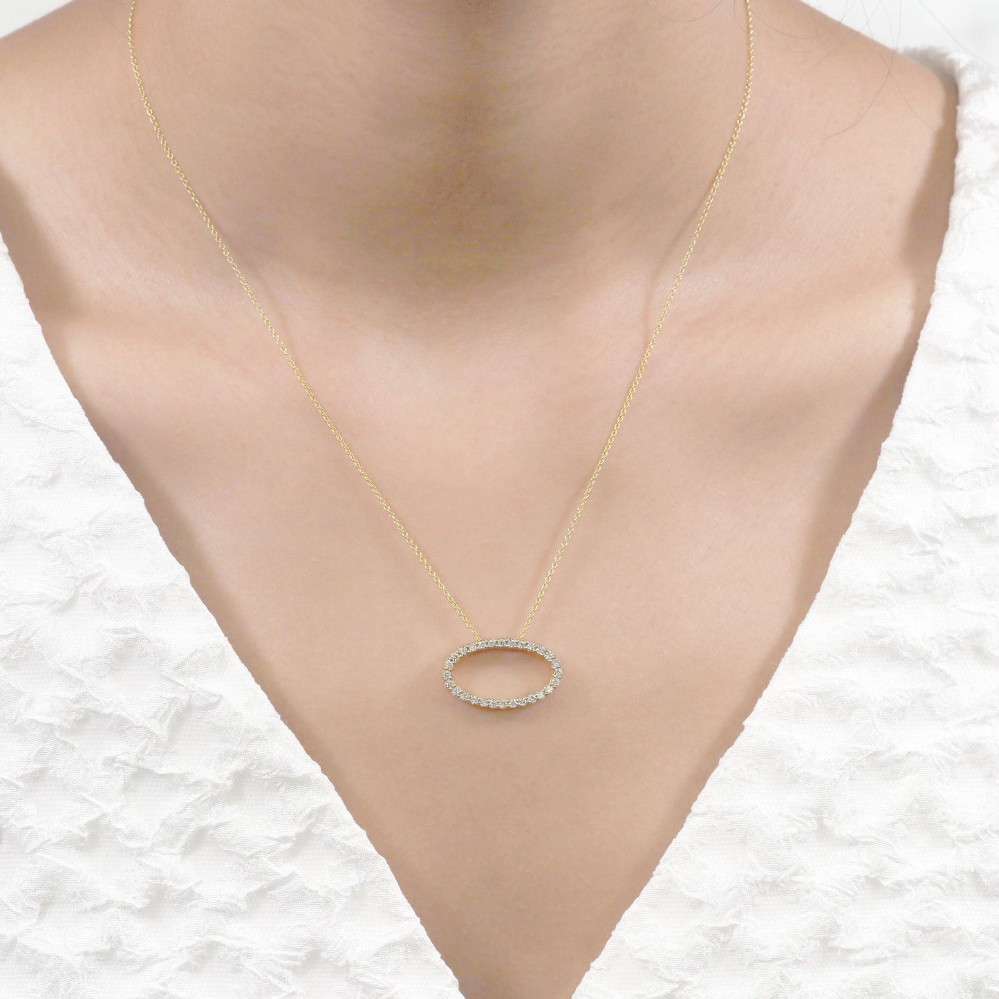 14K DIAMOND OVAL CIRCLE NECKLACE