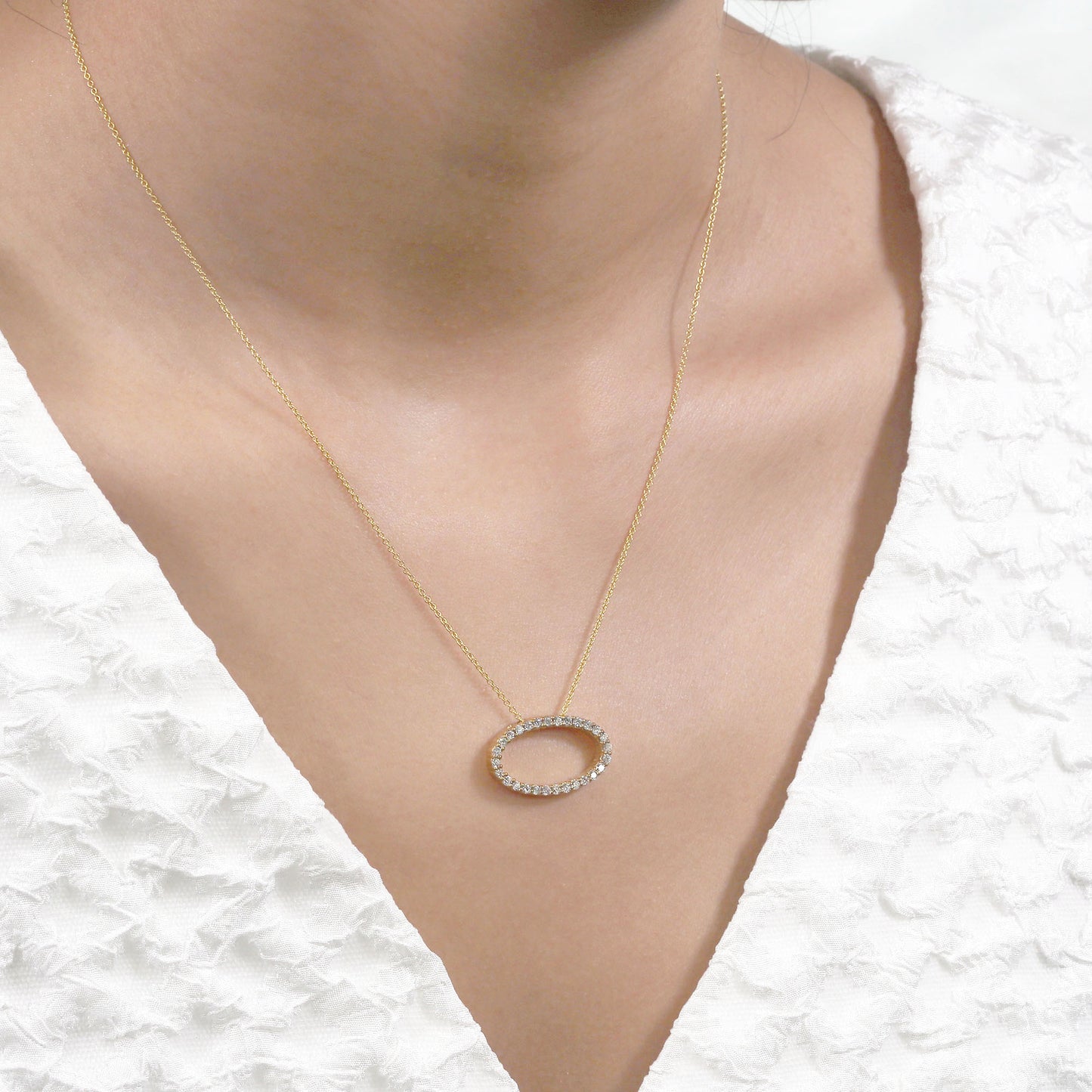 14K DIAMOND OVAL CIRCLE NECKLACE