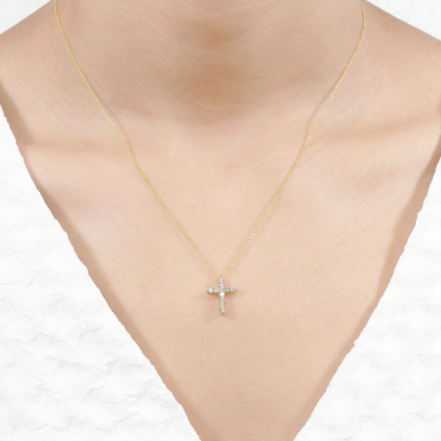 14K 0.38CT DIAMOND CROSS NECKLACE