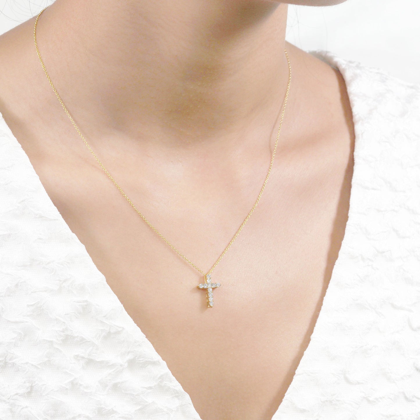 14K 0.38CT DIAMOND CROSS NECKLACE