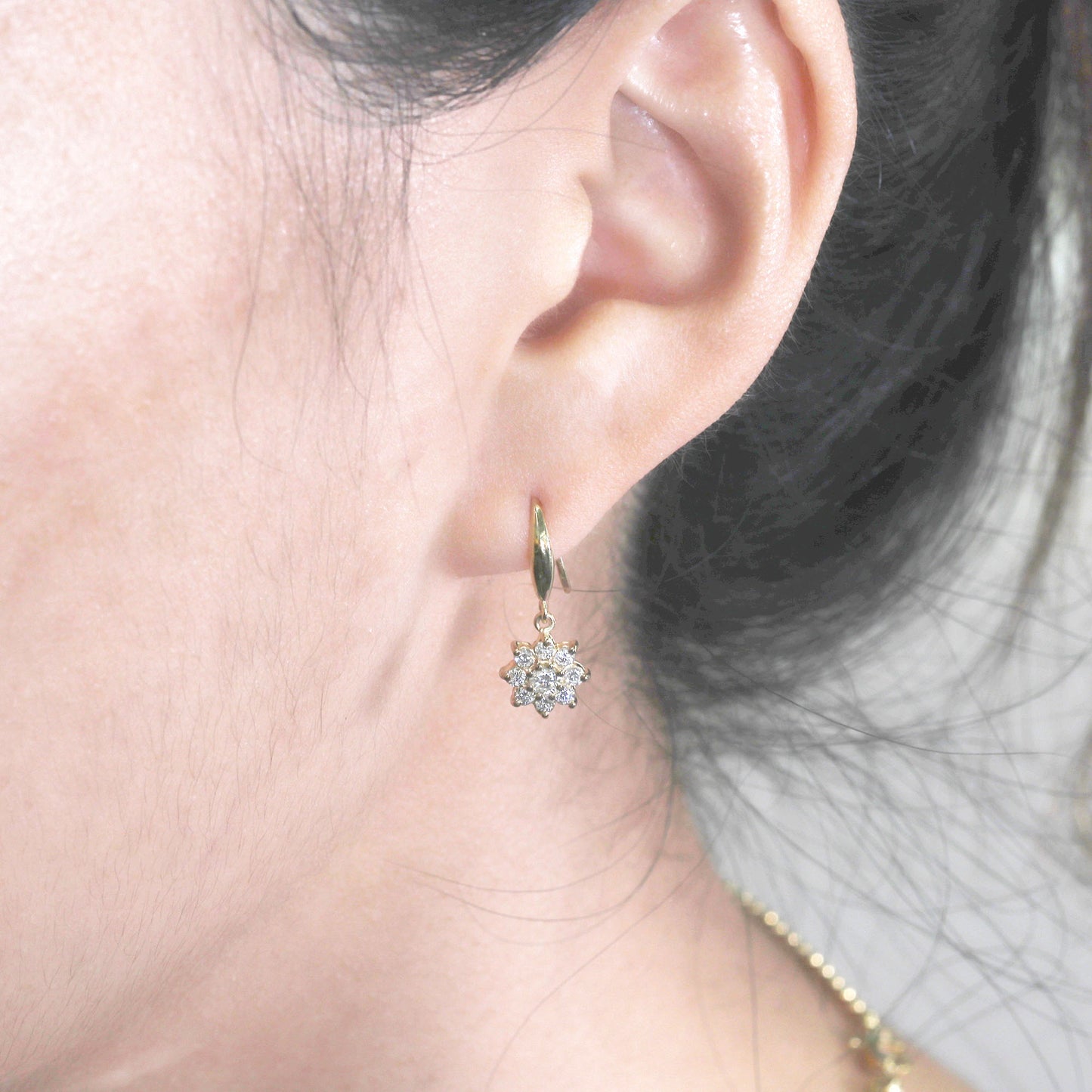 14K DIAMOND FLOWER PLAIN HOOK EARRING