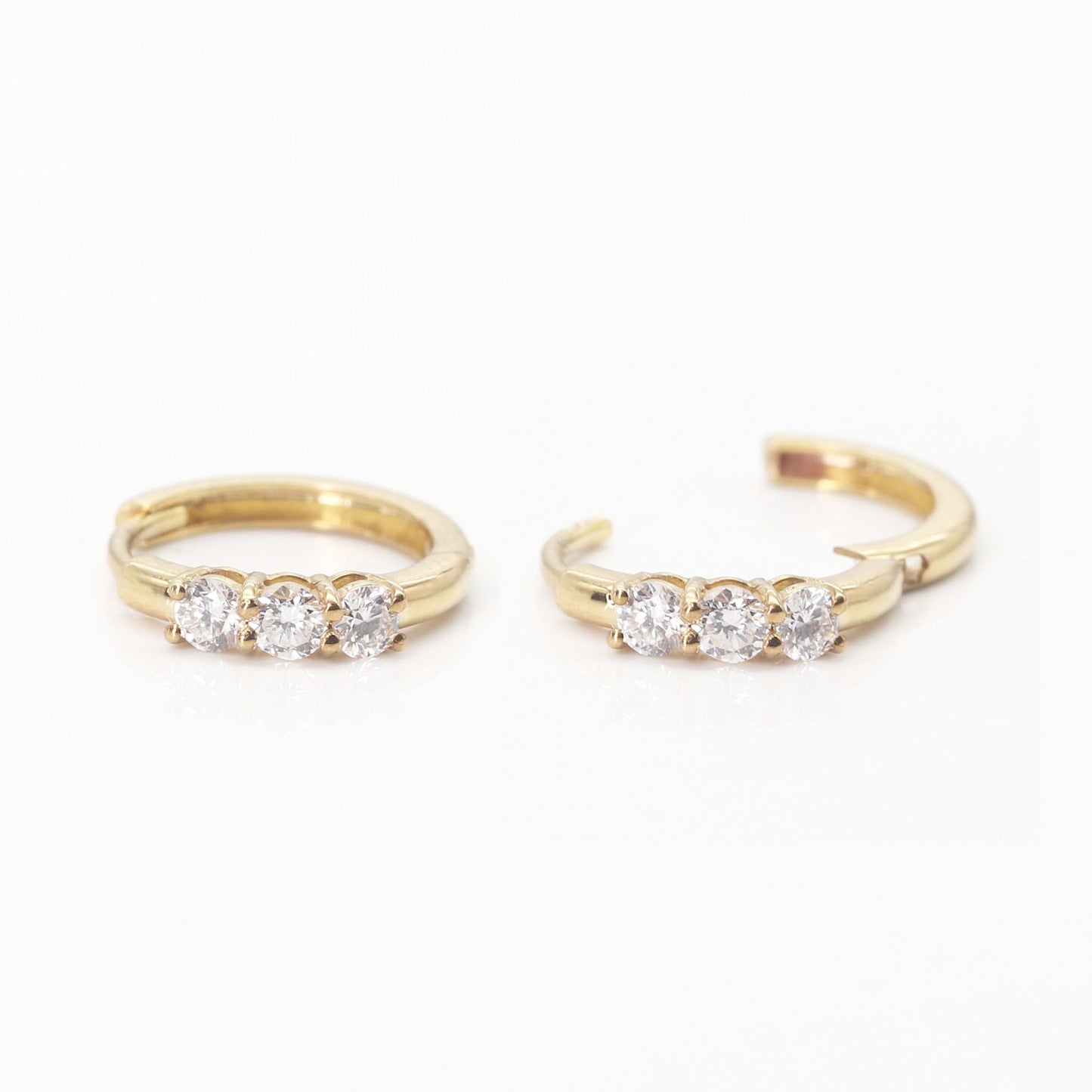 14K DIAMOND TINY HOOP EARRING (0.18CT AS SINGLE)