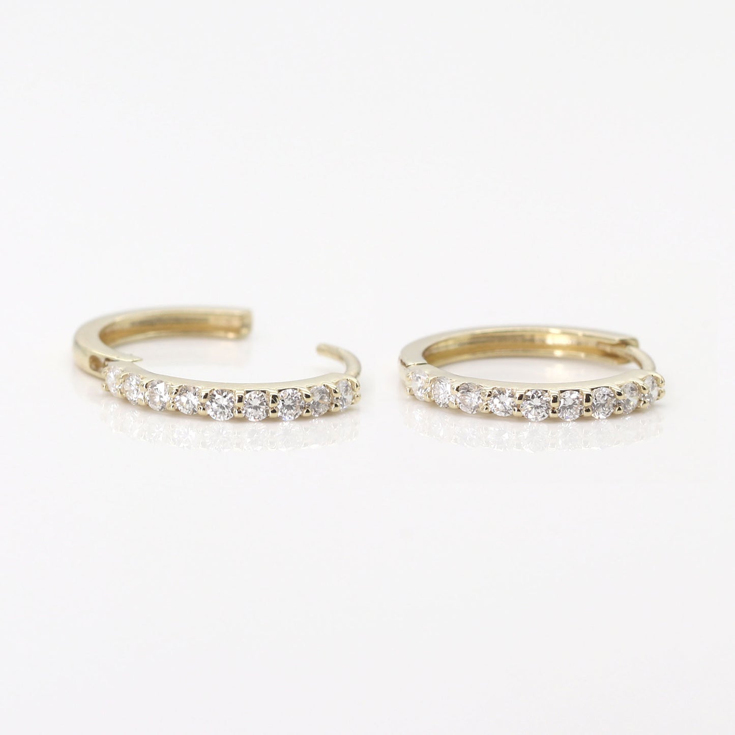 14K DIAMOND HOOP EARRING (0.17CT AS SINGLE)