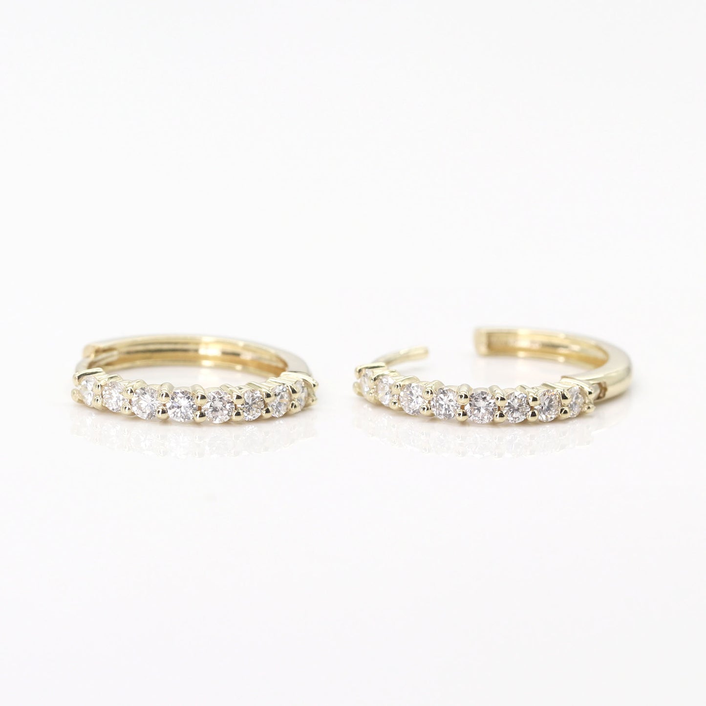 14K DIAMOND HOOP EARRING (0.21CT AS SINGLE)