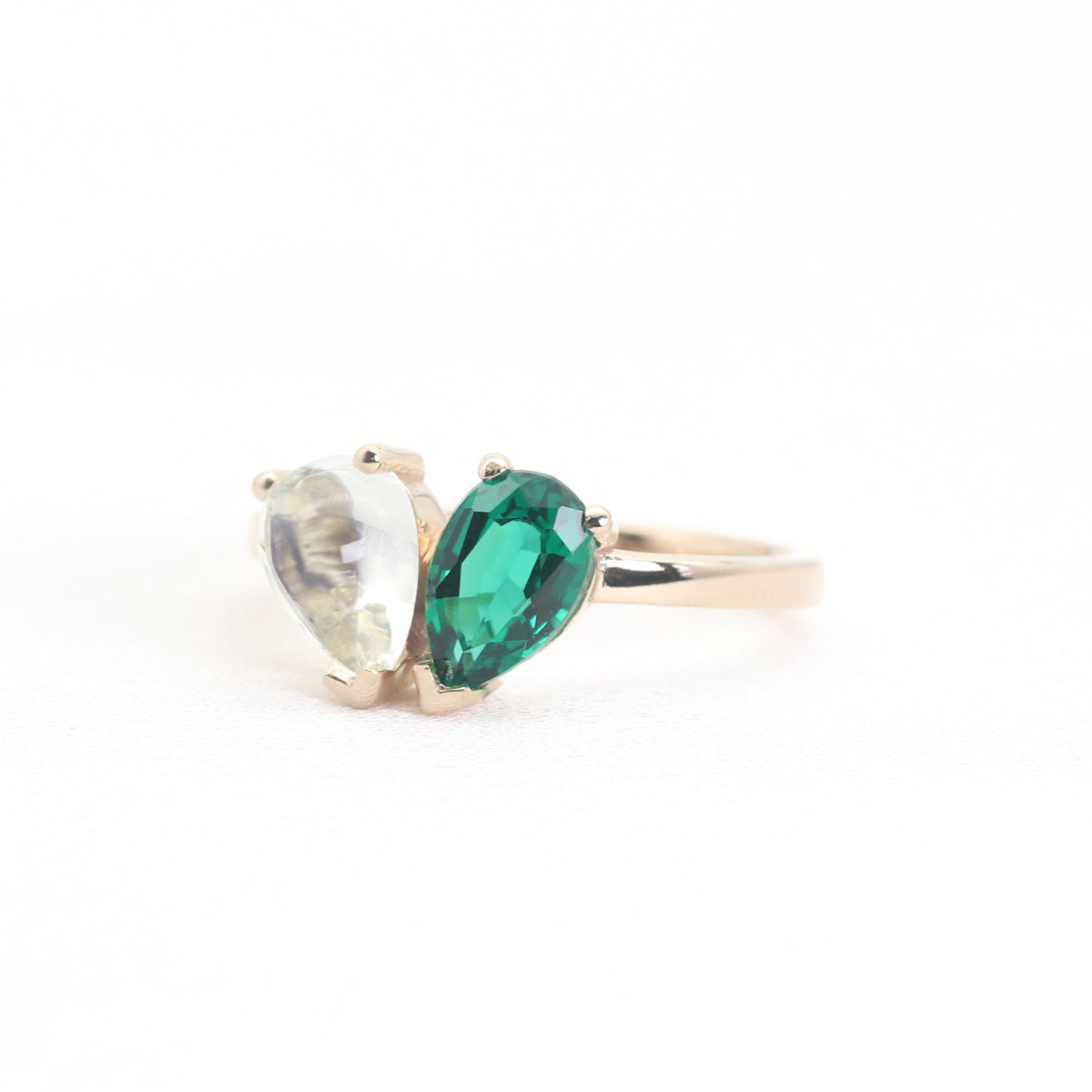 14K MOONSTONE LAB EMERALD TOI ET MOIE RING