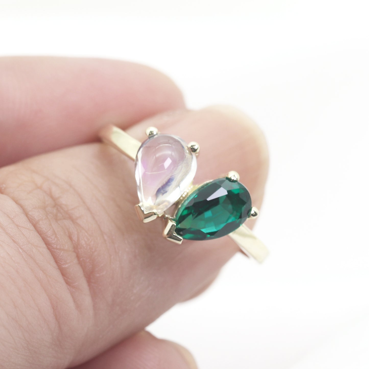 14K MOONSTONE LAB EMERALD TOI ET MOIE RING