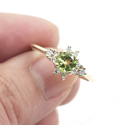 14K PERIDOT DIAMOND CLUSTER RING