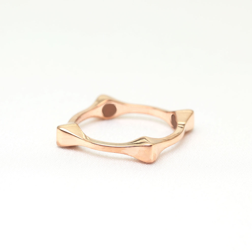 14K SQUARED POINT BAND
