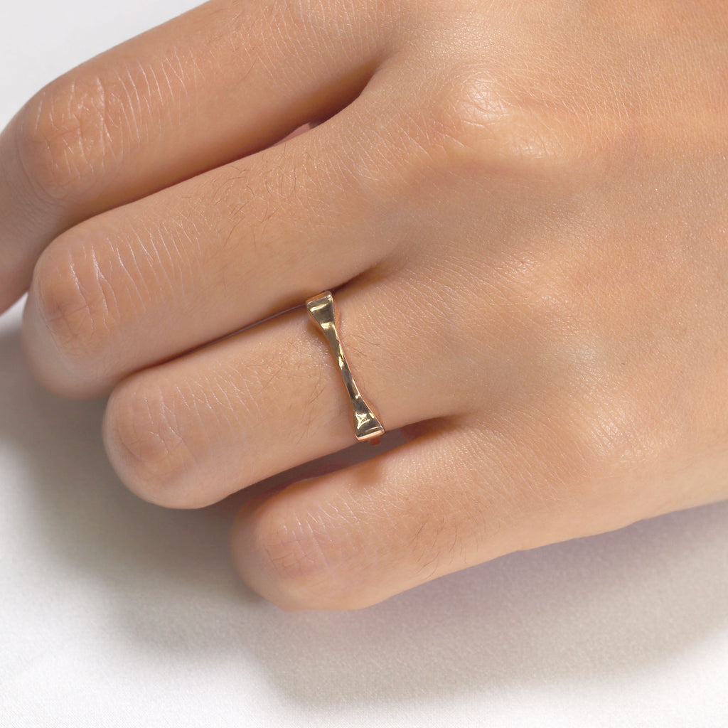 14K SQUARED POINT BAND