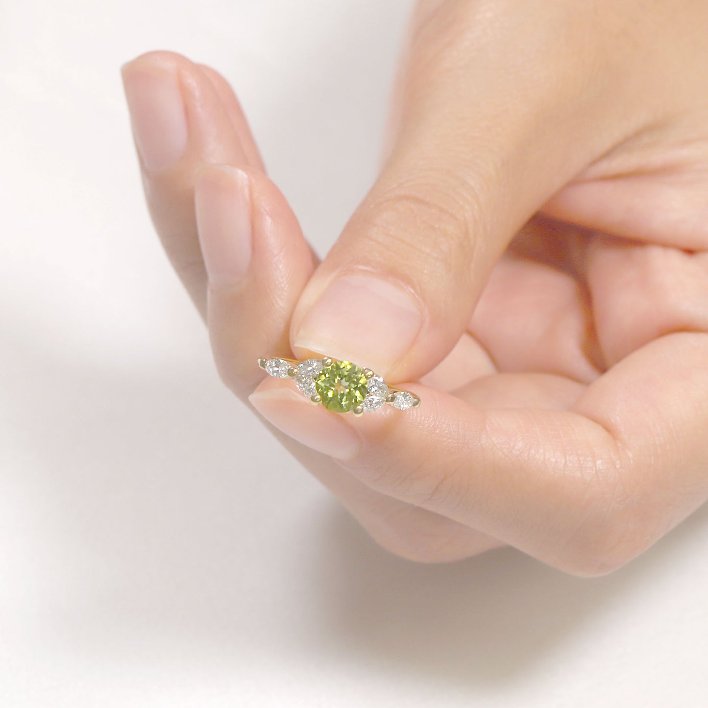 14K PERIDOT MARQUISE DIAMOND RING