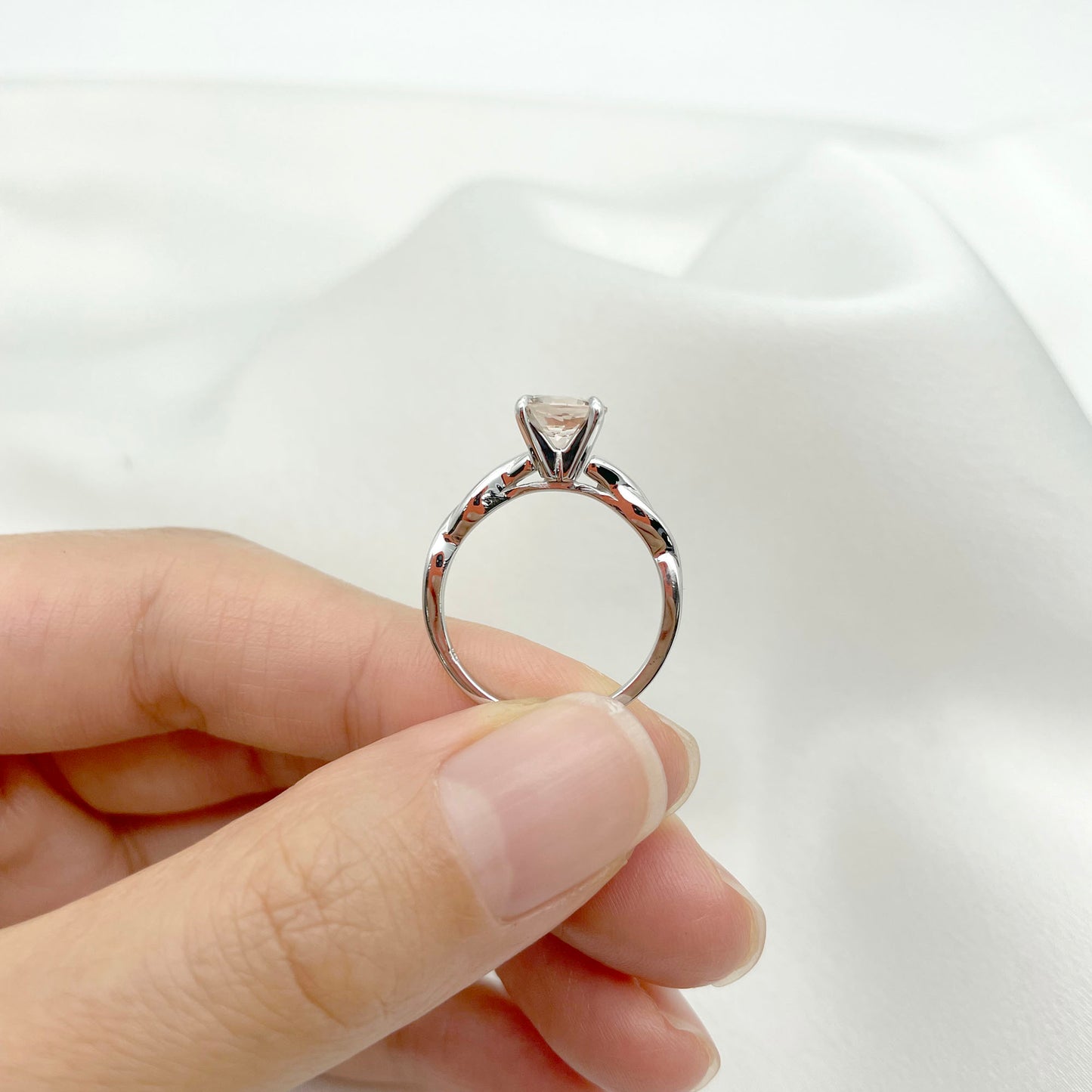 14K MORGANITE TWIST SOLITAIRE RING