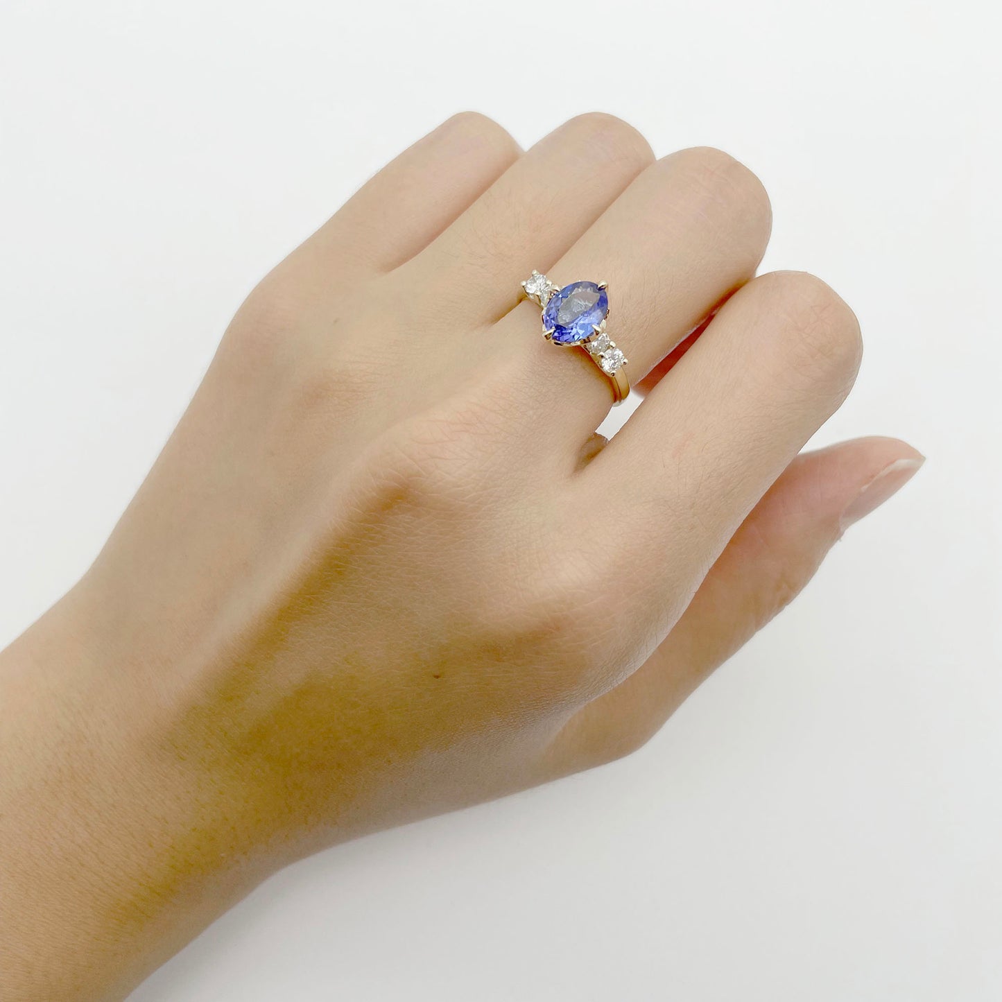 14K OVAL TANZANITE DIAMOND RING