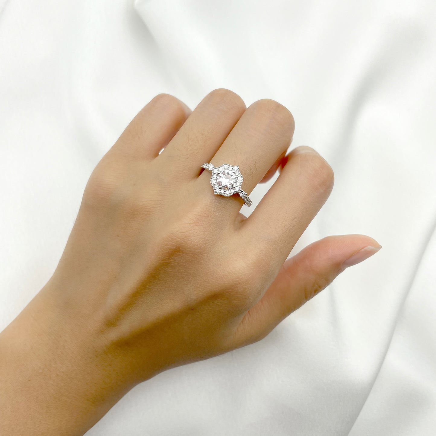 14K WHITE SAPPHIRE DIAMOND FLORAL RING