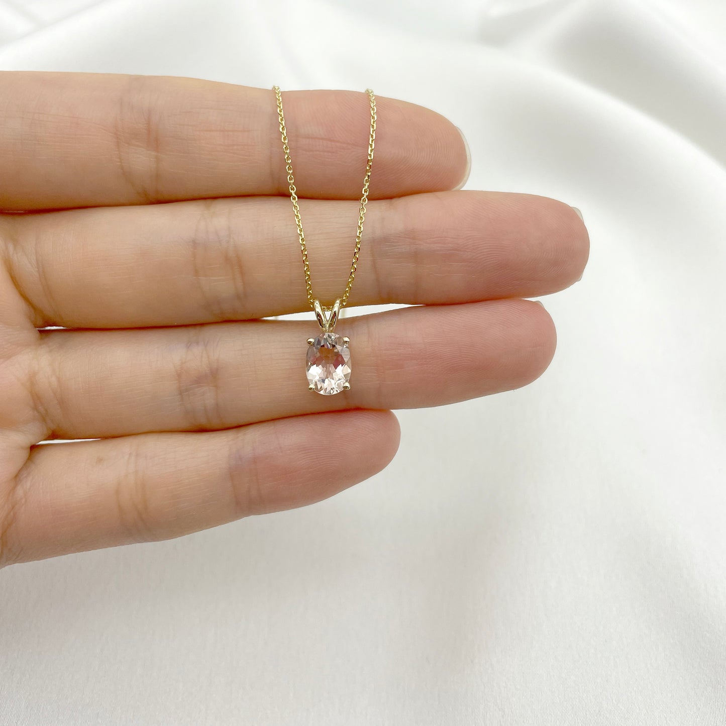 14K 1.2CT OVAL MORGANITE SOLITAIRE NECKLACE