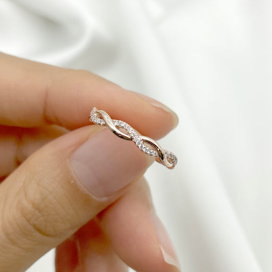 14K DIAMOND TWIST BAND