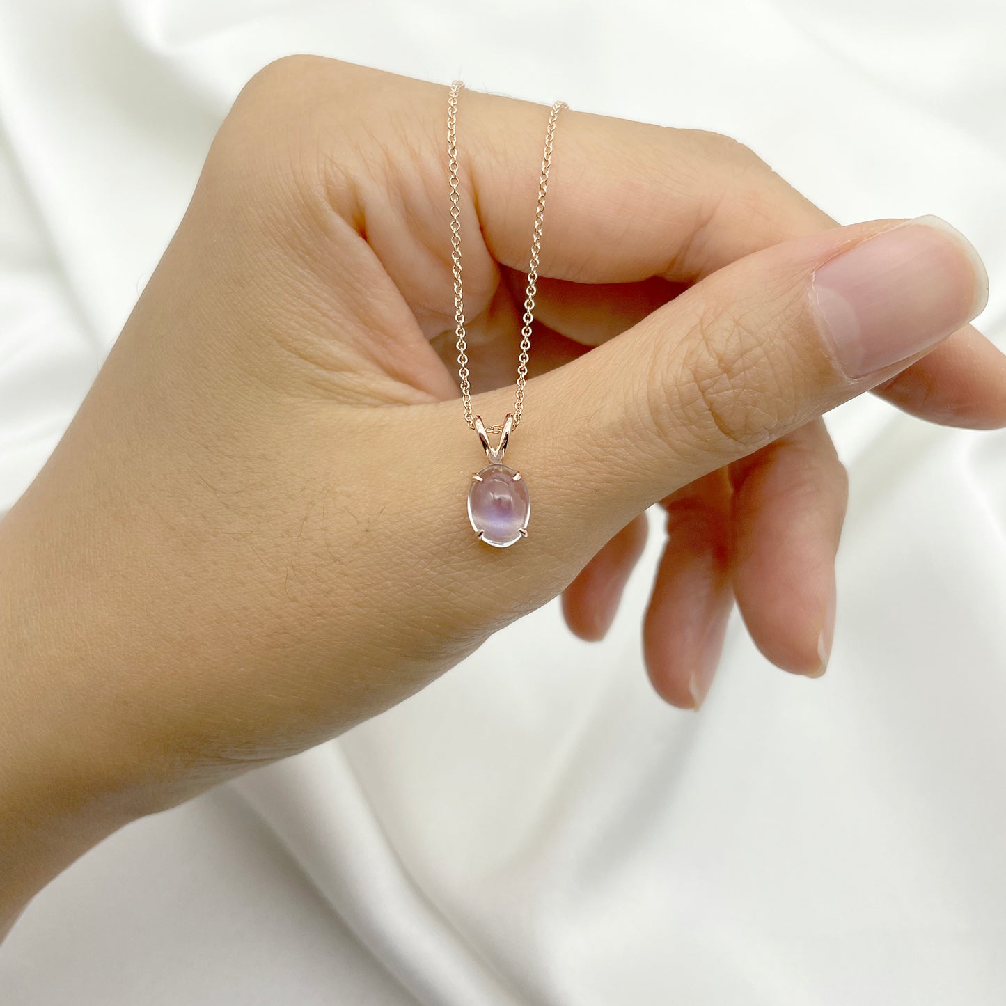 14K OVAL MOONSTONE SOLITAIRE NECKLACE