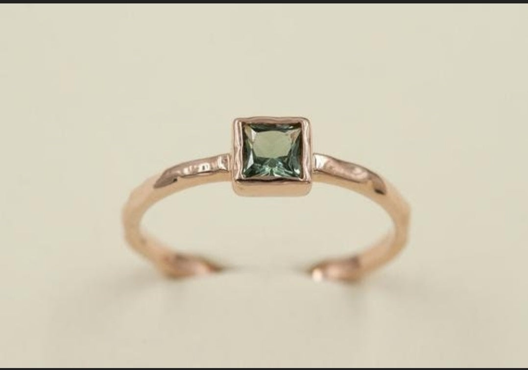 14K GREEN TOURMALINE BEZEL SOLITAIRE RING