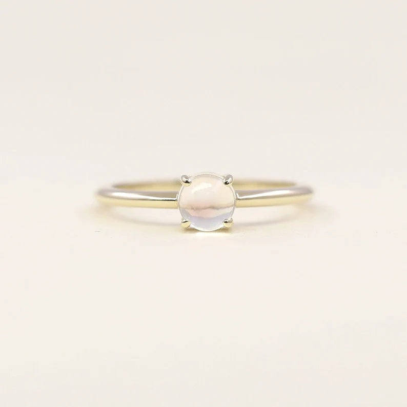 14K MOONSTONE SOLITAIRE RING