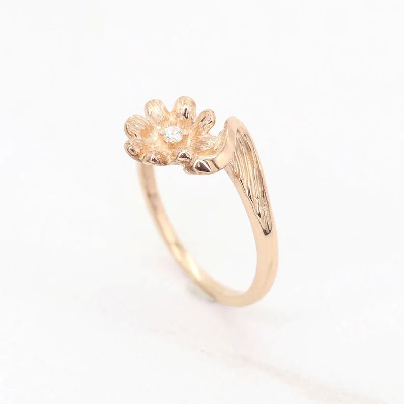 14K DIAMOND FLOWER RING