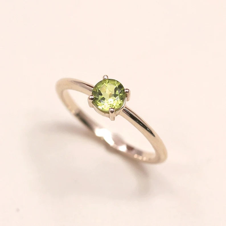 14K PERIDOT SOLITAIRE RING