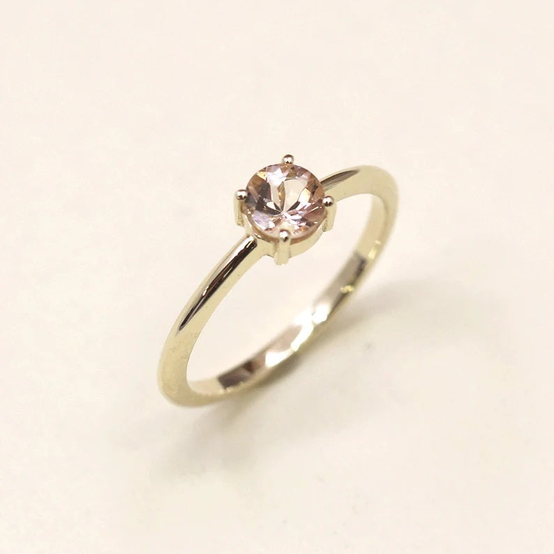 14K MORGANITE SOLITAIRE RING