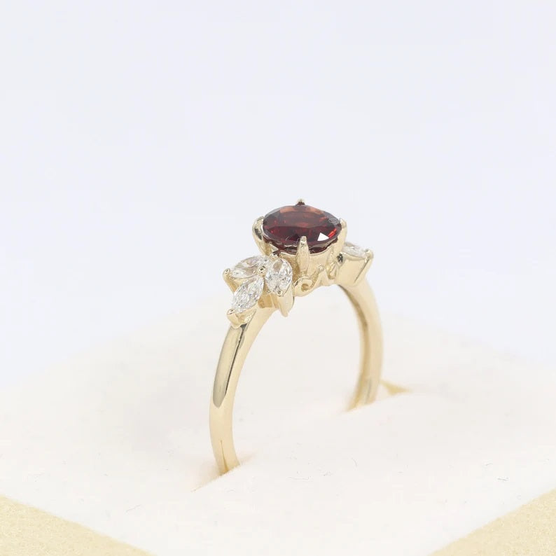 14K GARNET MARQUISE DIAMOND RING