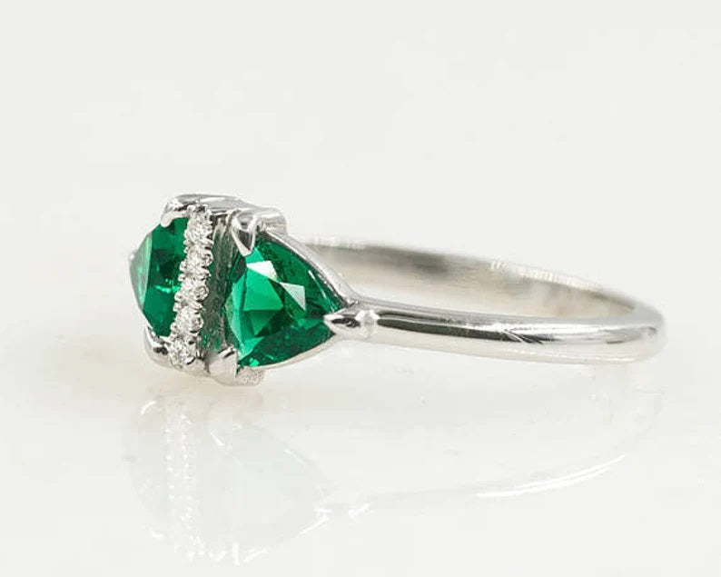 14K TRILLION LAB EMERALD DIAMOND RING