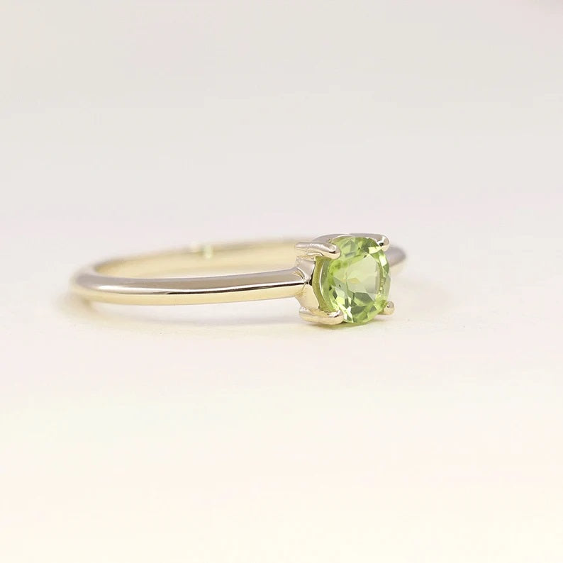 14K PERIDOT SOLITAIRE RING